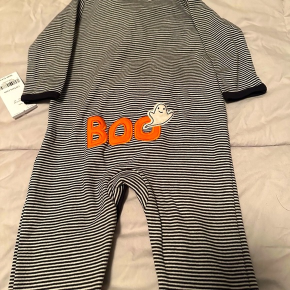 Baby boy onesie by Carter’s. Size 9 months - Picture 2 of 5
